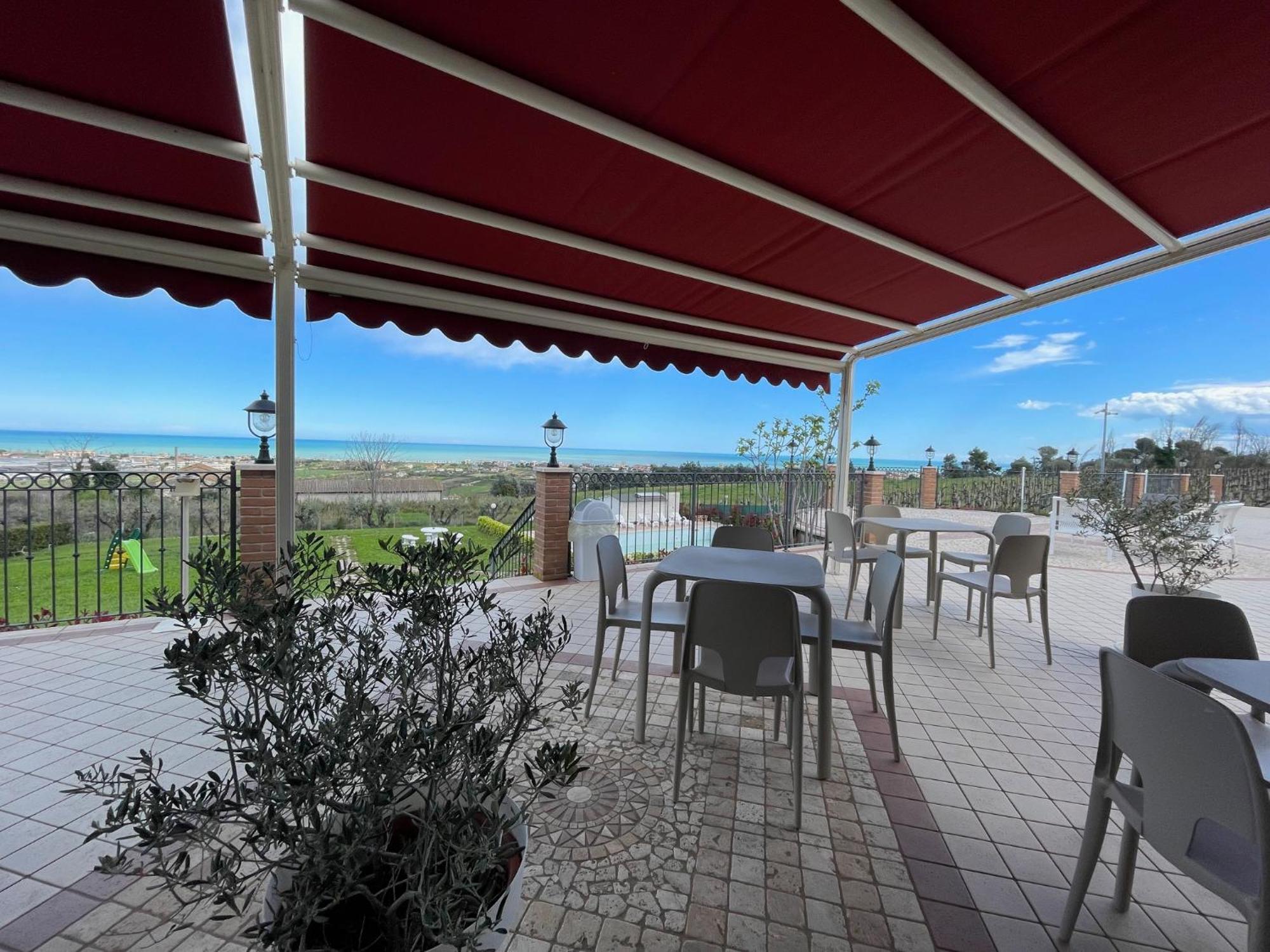 Vigneto - Italian Restaurant & B&B Villa Rosa Di Martinsicuro Dış mekan fotoğraf