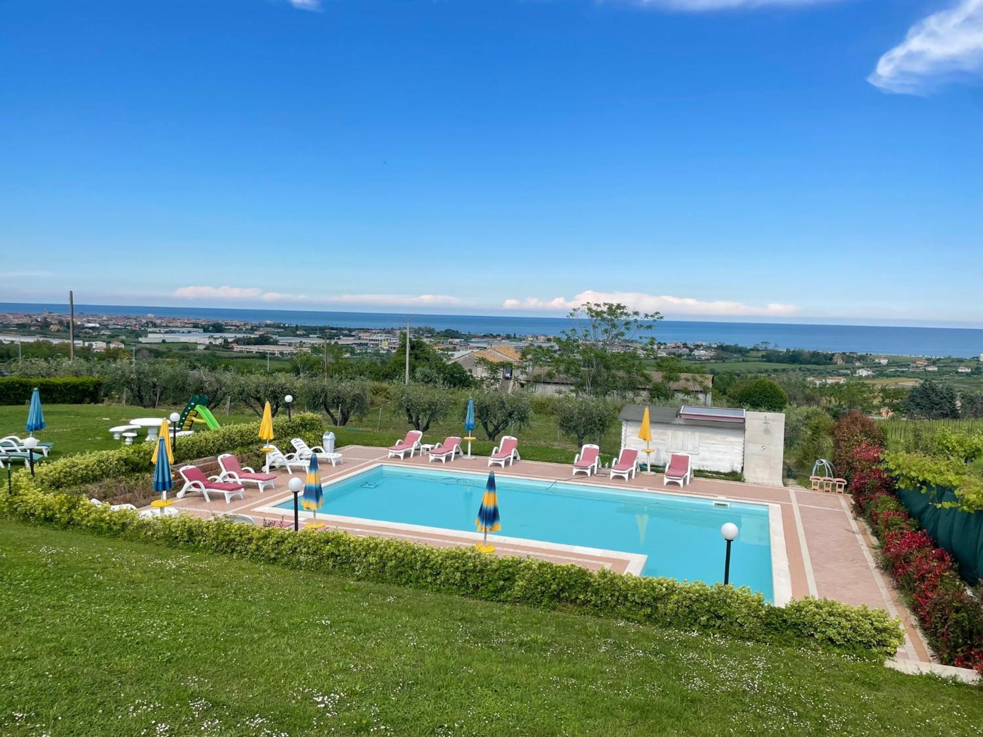 Vigneto - Italian Restaurant & B&B Villa Rosa Di Martinsicuro Dış mekan fotoğraf