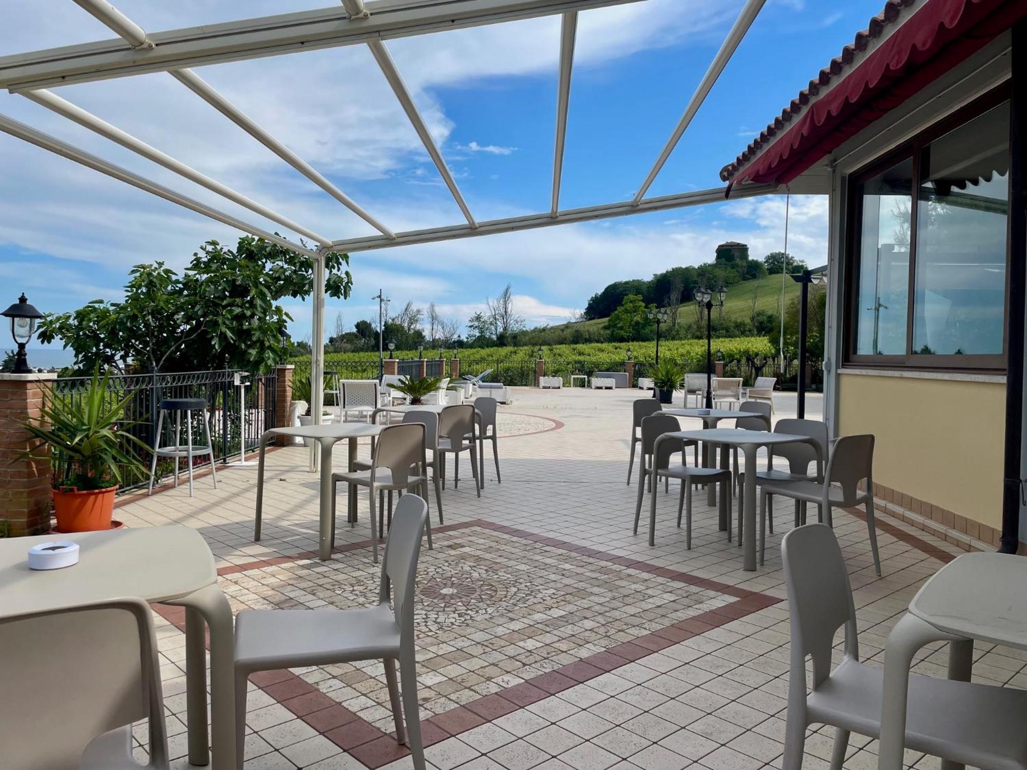 Vigneto - Italian Restaurant & B&B Villa Rosa Di Martinsicuro Dış mekan fotoğraf