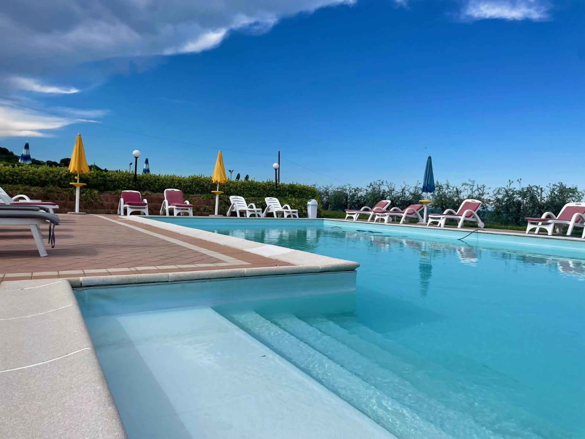 Vigneto - Italian Restaurant & B&B Villa Rosa Di Martinsicuro Dış mekan fotoğraf